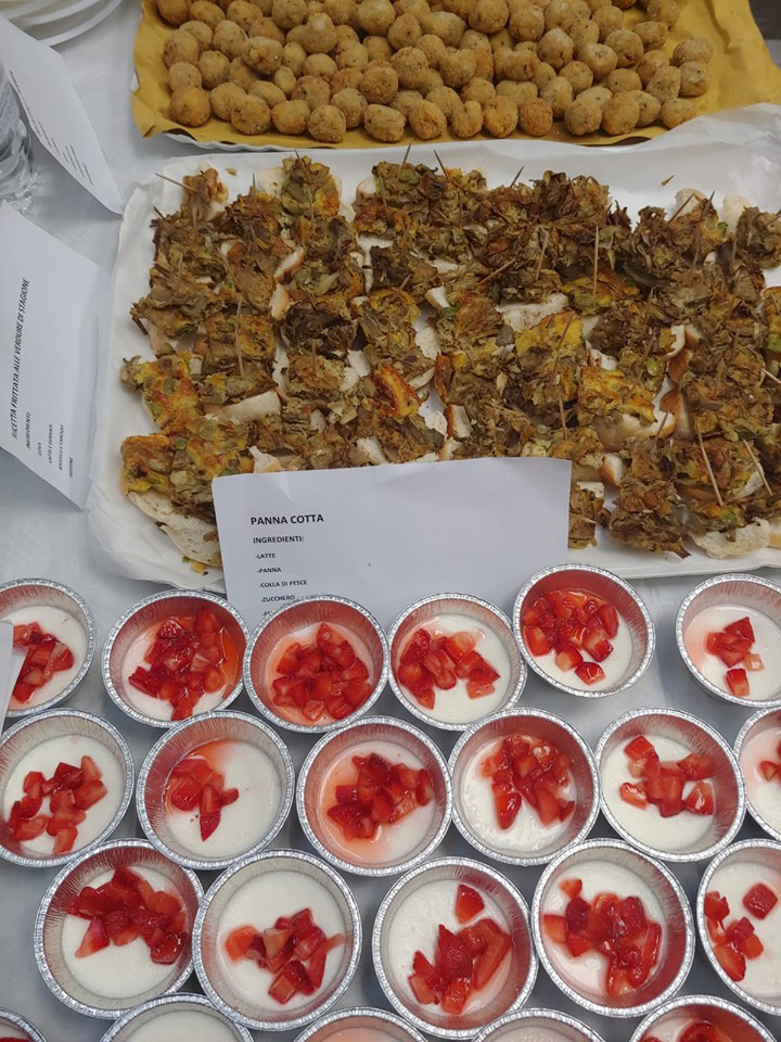Tavolo con rinfresco Tavolo con rinfresco