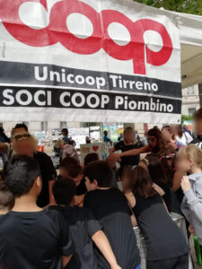 Bambini allo stand Unicoop