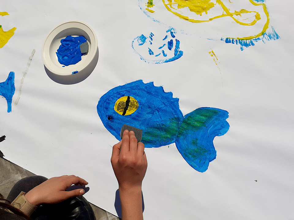 Disegno fatto da bambino rappresentante un pesce Disegno fatto da bambino rappresentante un pesce
