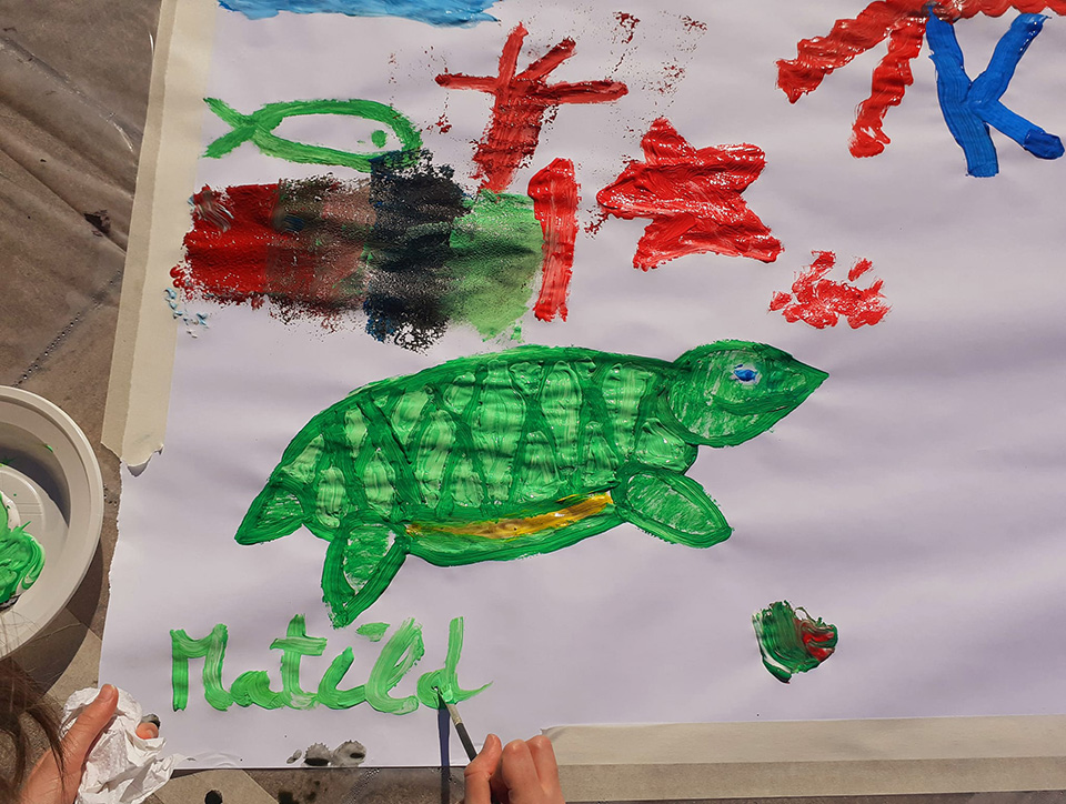 disegno fatto da bambino rappresentante una tartaruga marina disegno fatto da bambino rappresentante una tartaruga marina