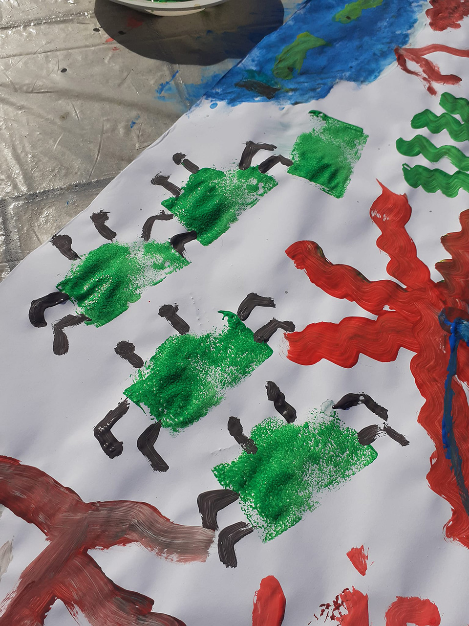 disegno fatto da bambino rappresentante dei granchi disegno fatto da bambino rappresentante dei granchi