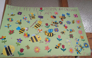 cartellone con api e fiori